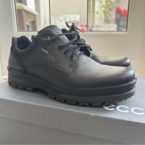 Brand new Ecco Men's Black Leather Oxfords
